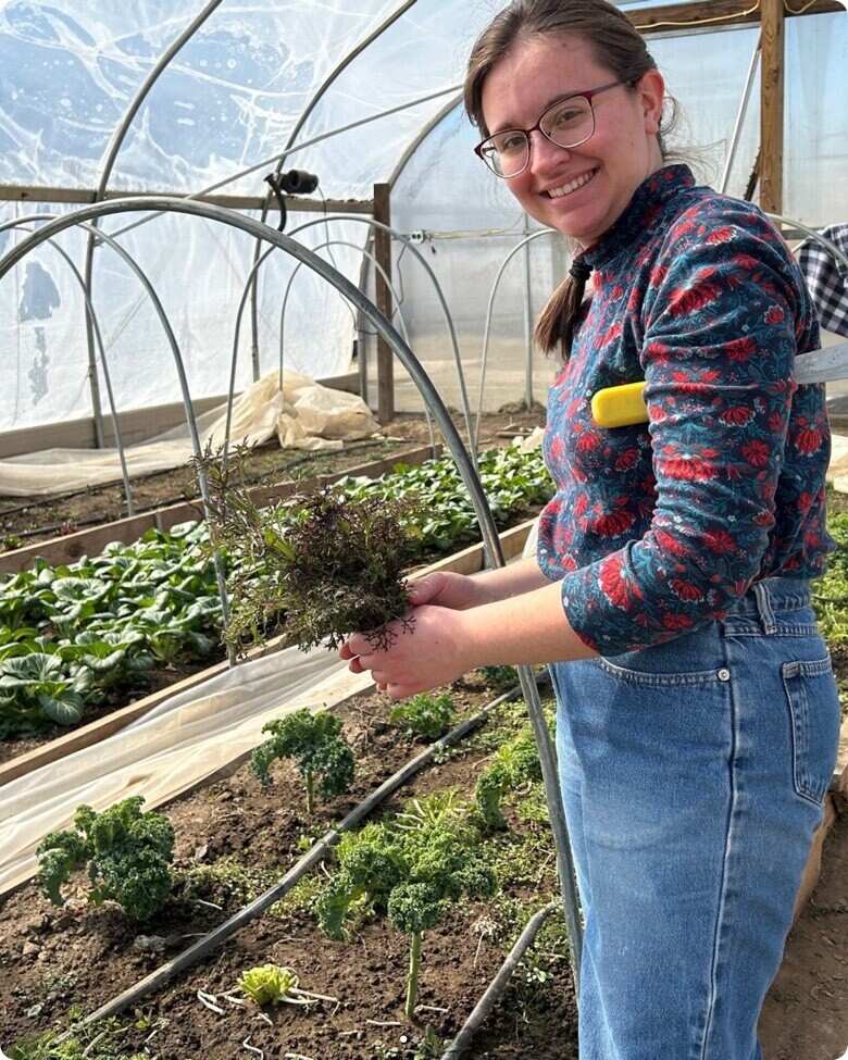 woman working in green house