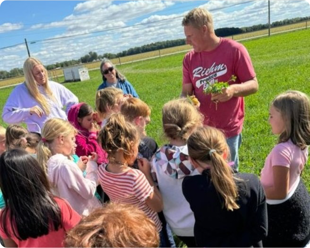 Farmer Phil teaches kids